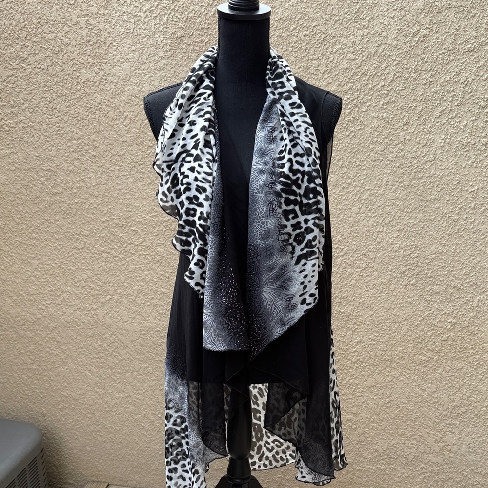 Black and White Animal Print Scarf